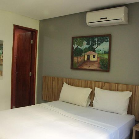 Cr Hotel Bueno - Antigo Hotel Serras De Goyaz Goiânia Kültér fotó A room at the hotel