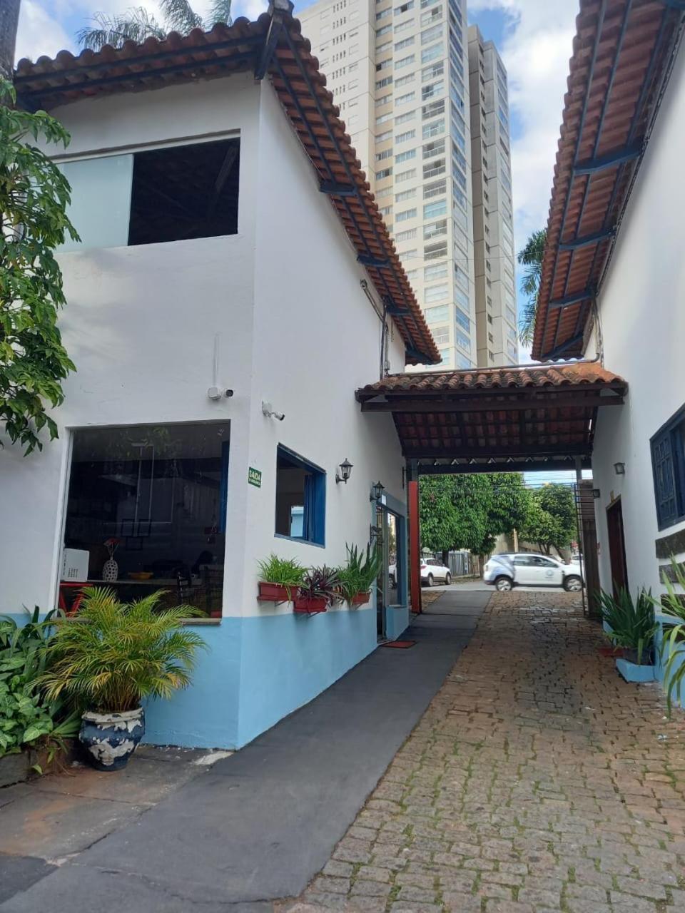 Cr Hotel Bueno - Antigo Hotel Serras De Goyaz Goiânia Kültér fotó Entrance of the museum