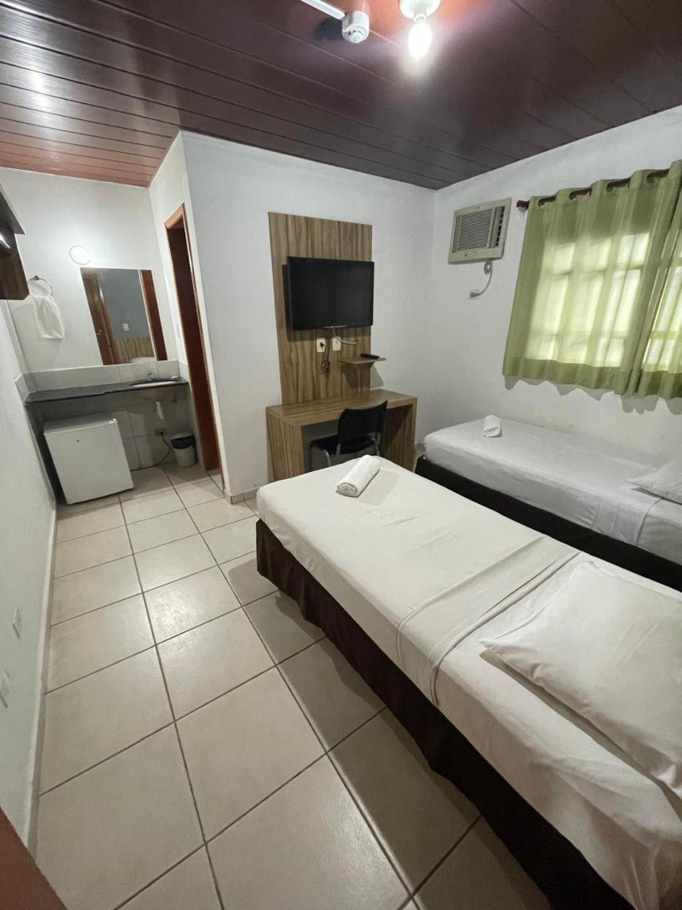 Cr Hotel Bueno - Antigo Hotel Serras De Goyaz Goiânia Kültér fotó A room at the hotel