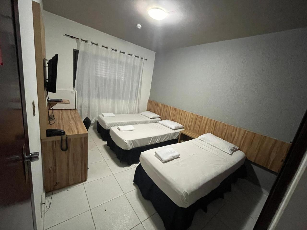 Cr Hotel Bueno - Antigo Hotel Serras De Goyaz Goiânia Kültér fotó A room at a motel in Brazil