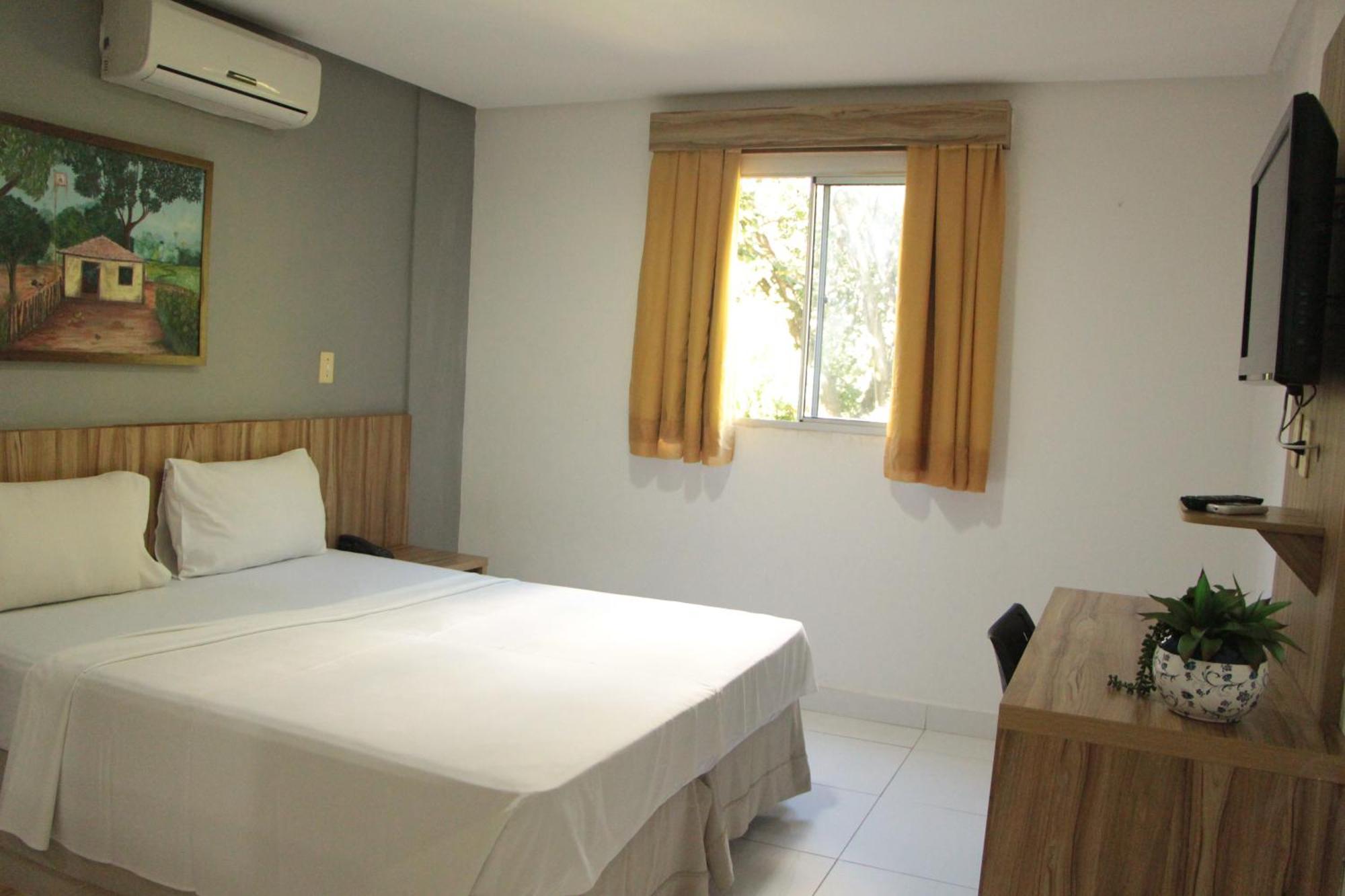 Cr Hotel Bueno - Antigo Hotel Serras De Goyaz Goiânia Kültér fotó A room at the hotel