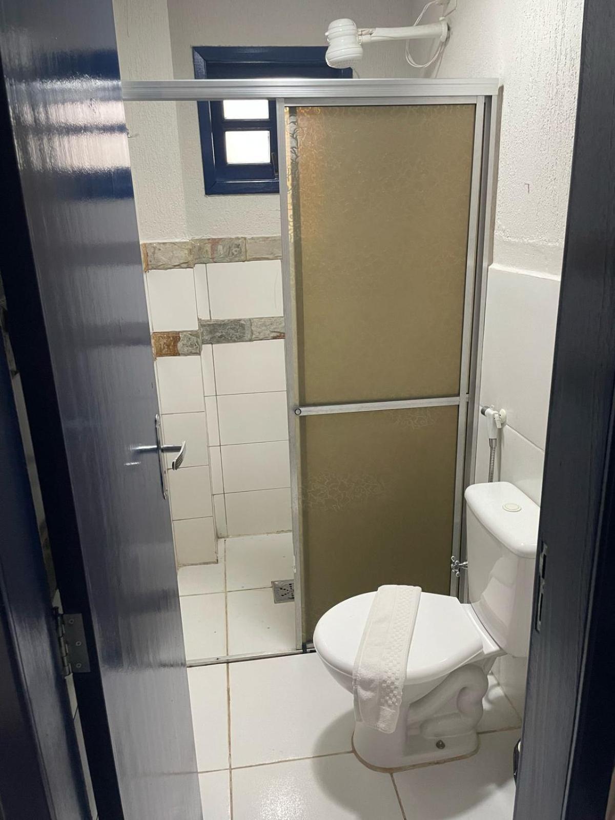 Cr Hotel Bueno - Antigo Hotel Serras De Goyaz Goiânia Kültér fotó A toilet in a private home in Israel